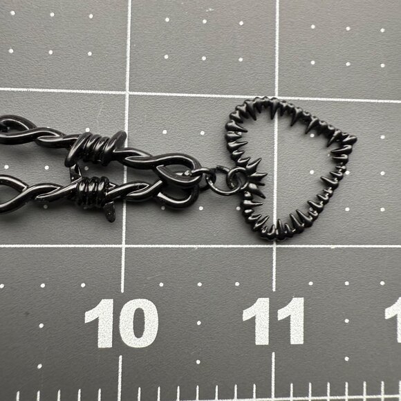 Barbed Wire Heart Pendant Black Chain Necklace Edgy Gothic Aesthetic Statement J - Picture 5 of 5